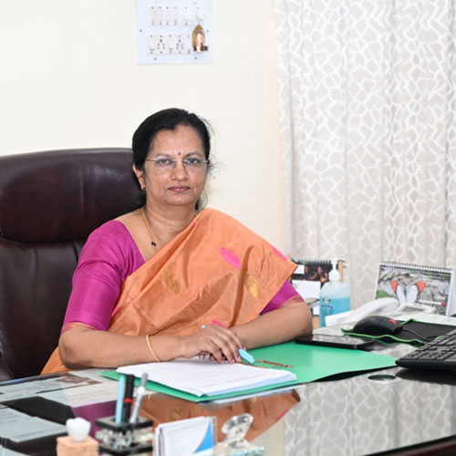 DR. DHAKSHAINI M R